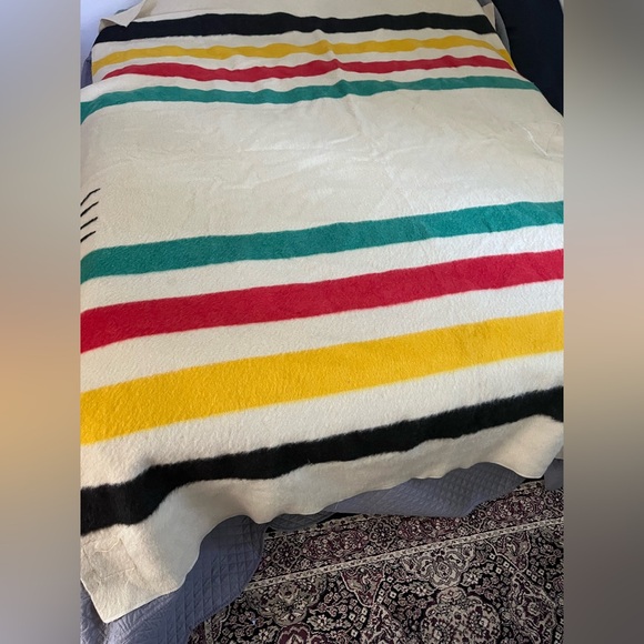 Vintage Hudson Bay, 4 point Wool blanket - Picture 3 of 10